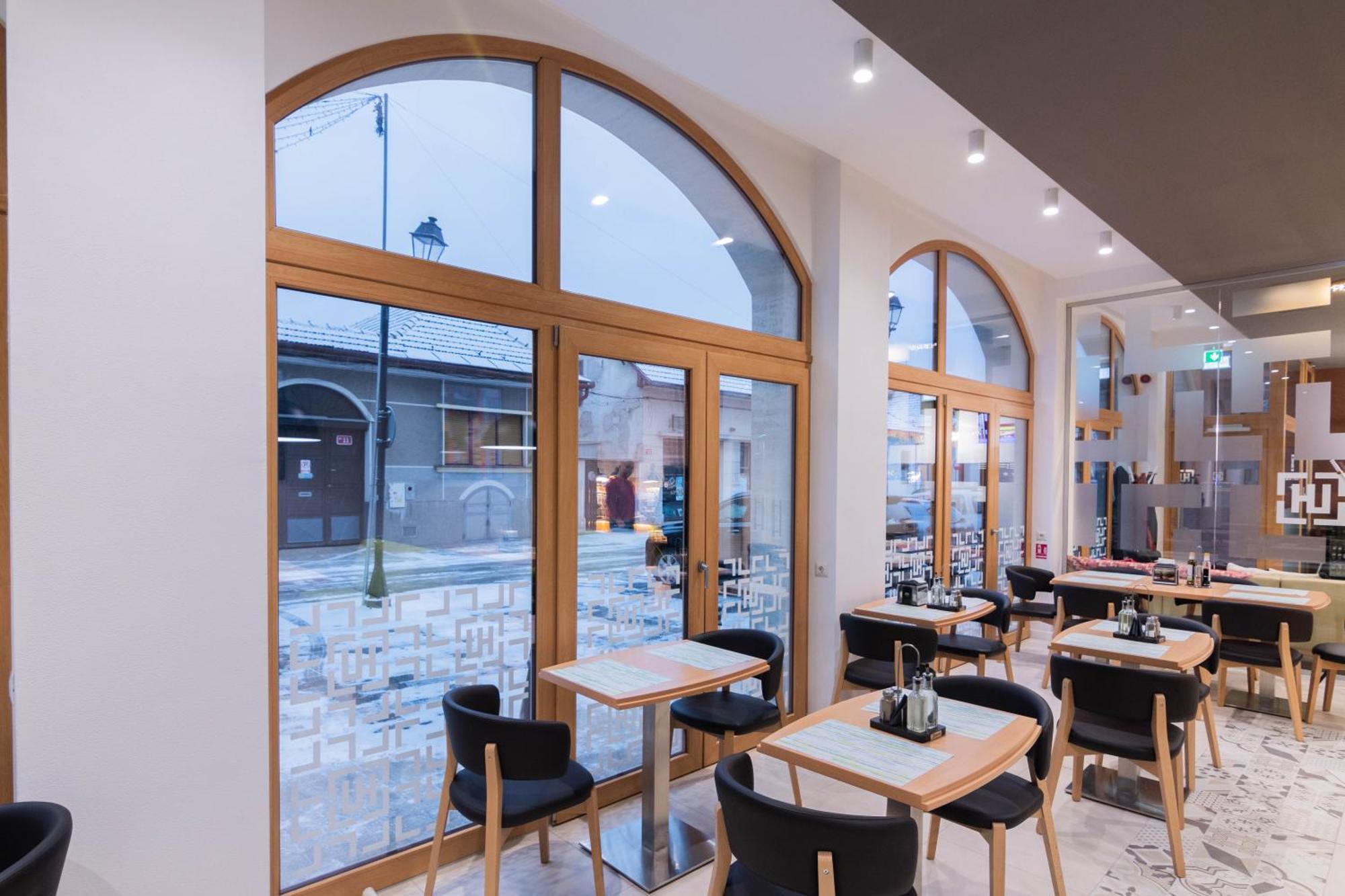 Hotel Urban Baia Mare Exterior photo